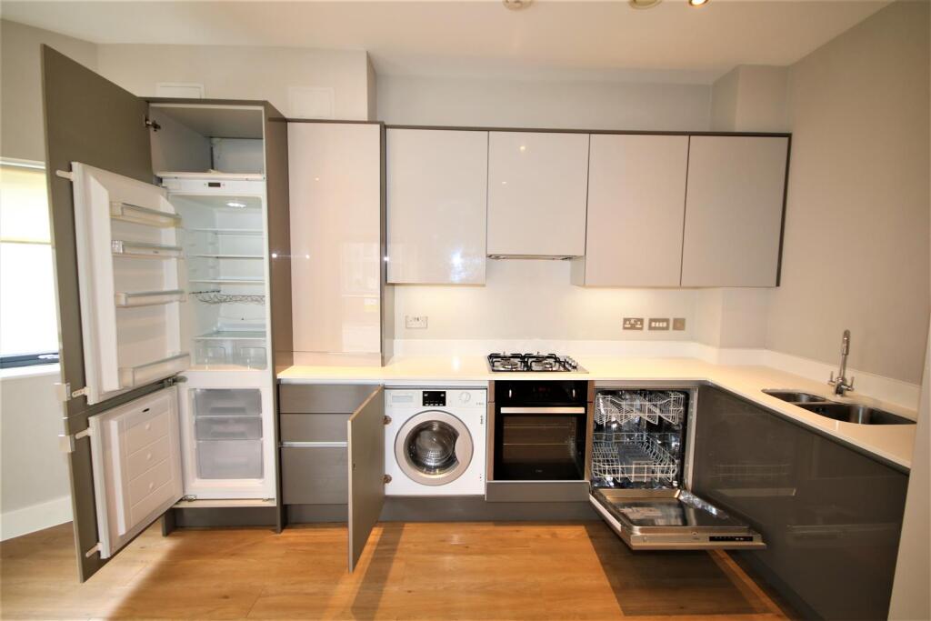 Kitchen b.JPG