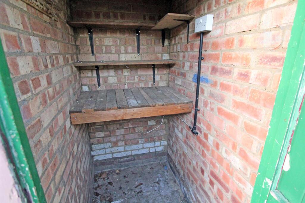 IMG_6808 garden store.jpg