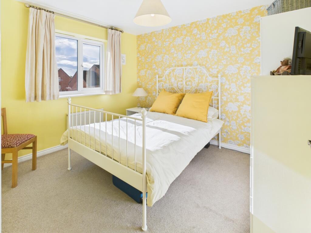 CAM04233G0-PR0036-STILL021