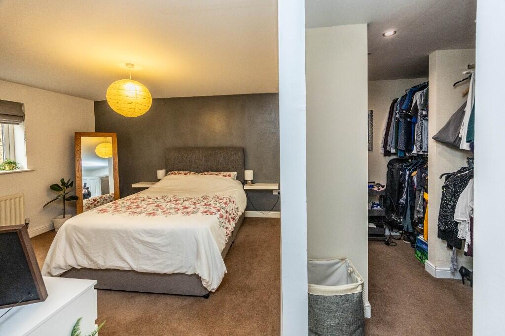 Walk-in Wardrobe