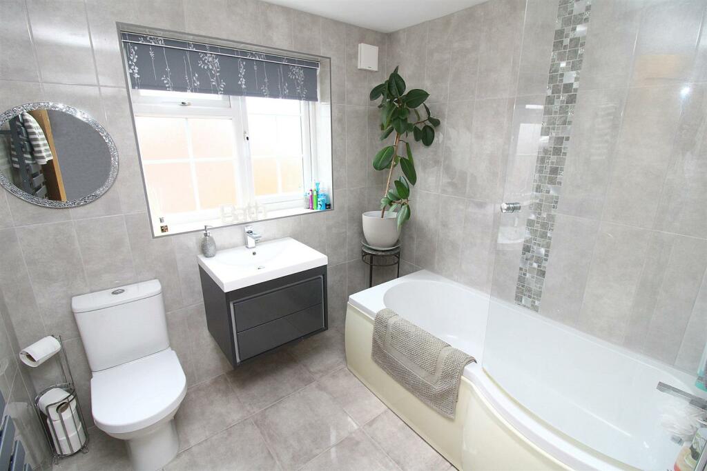 Bathroom.JPG