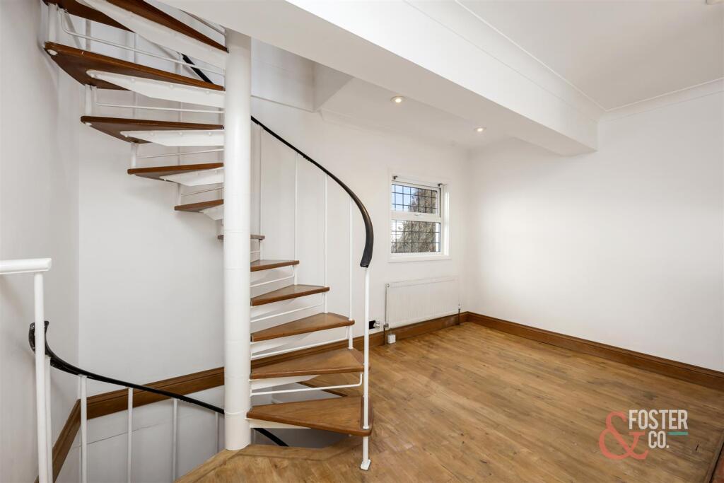 Upper Gardner Street_24-008.jpg