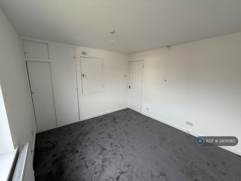 Bedroom 1 (Front)