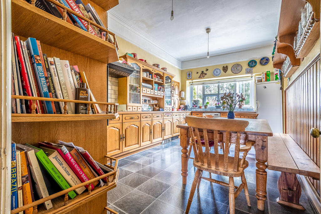 Kitchen/Breakfast Room