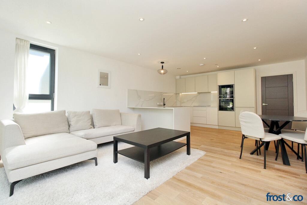 Lounge to Kitchen