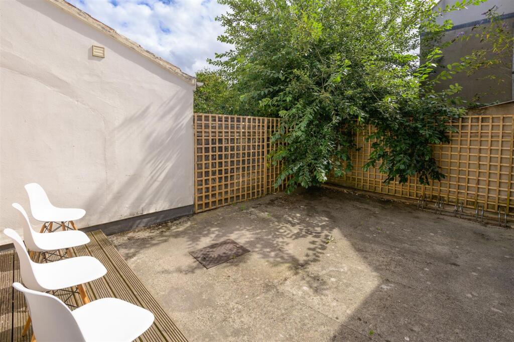 147 Avonvale Road-5.jpg