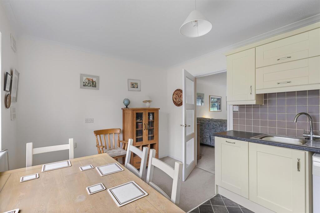 Kitchen 3.jpg