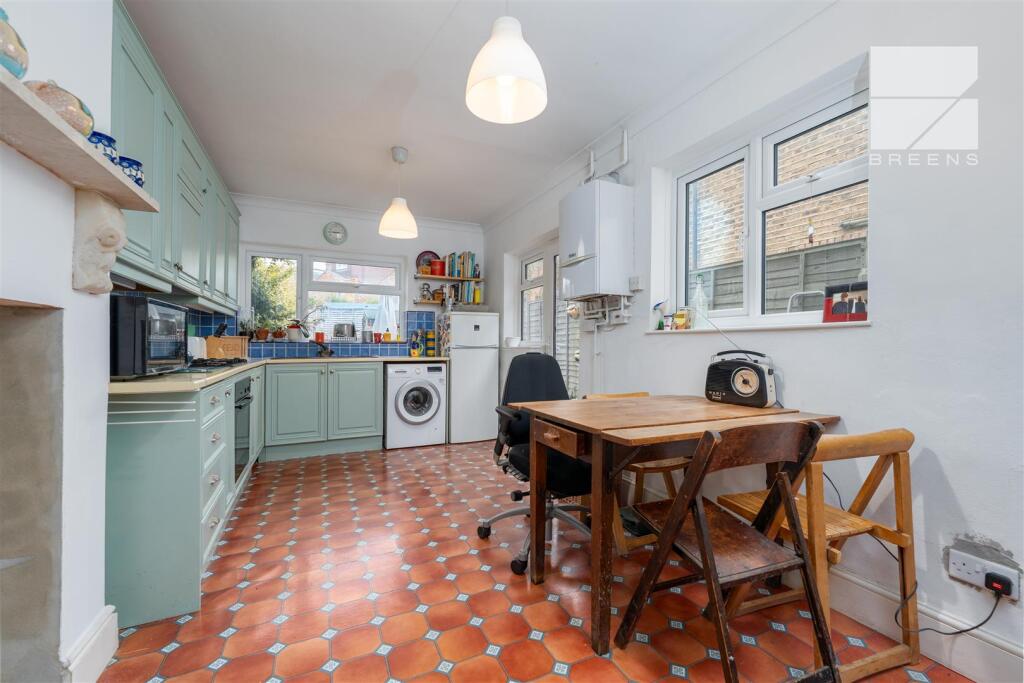 8 Connaught Road_0029.jpg