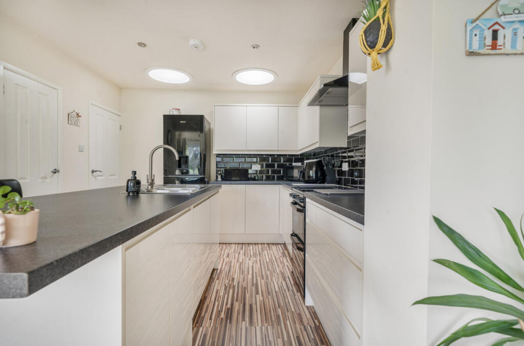 1313764-17-685ab0...