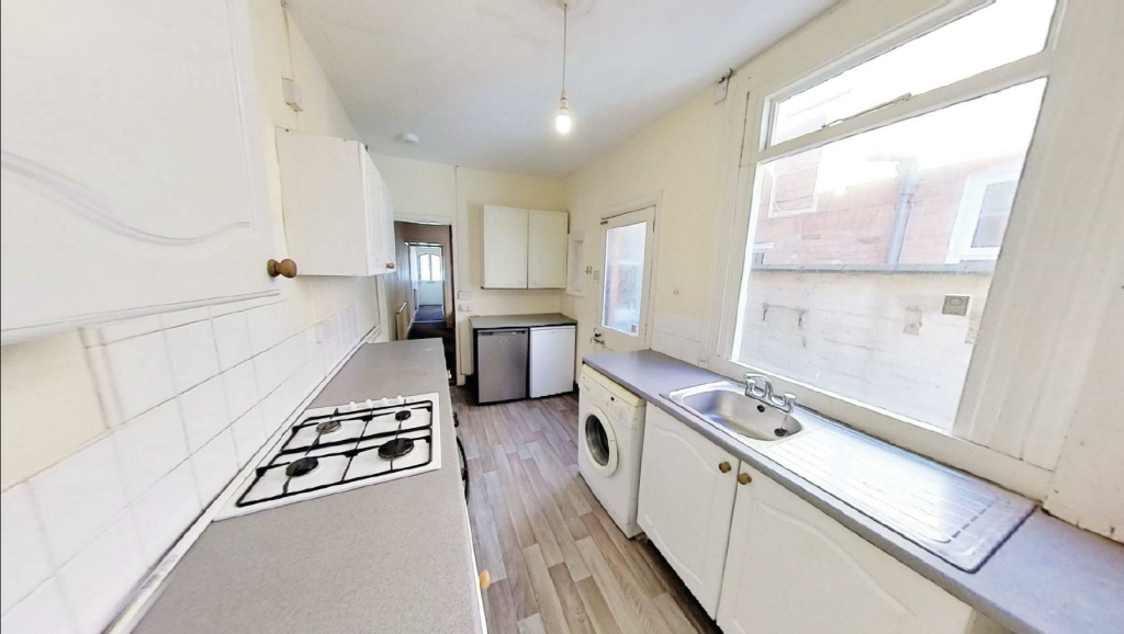 106 LORNE ROAD-02.png
