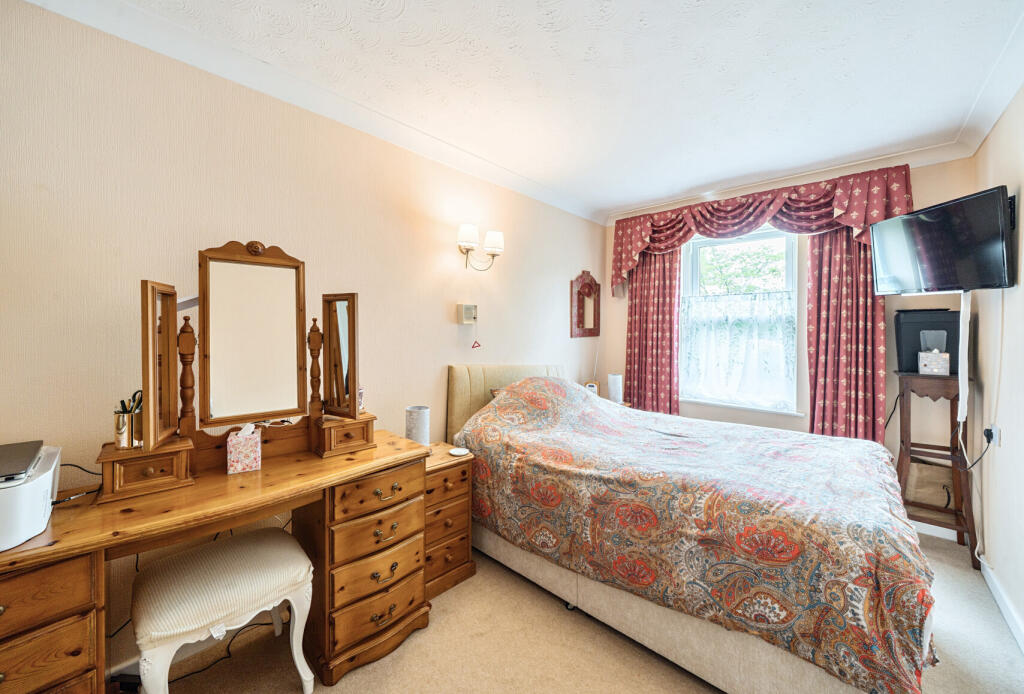 1305802-18-684973...