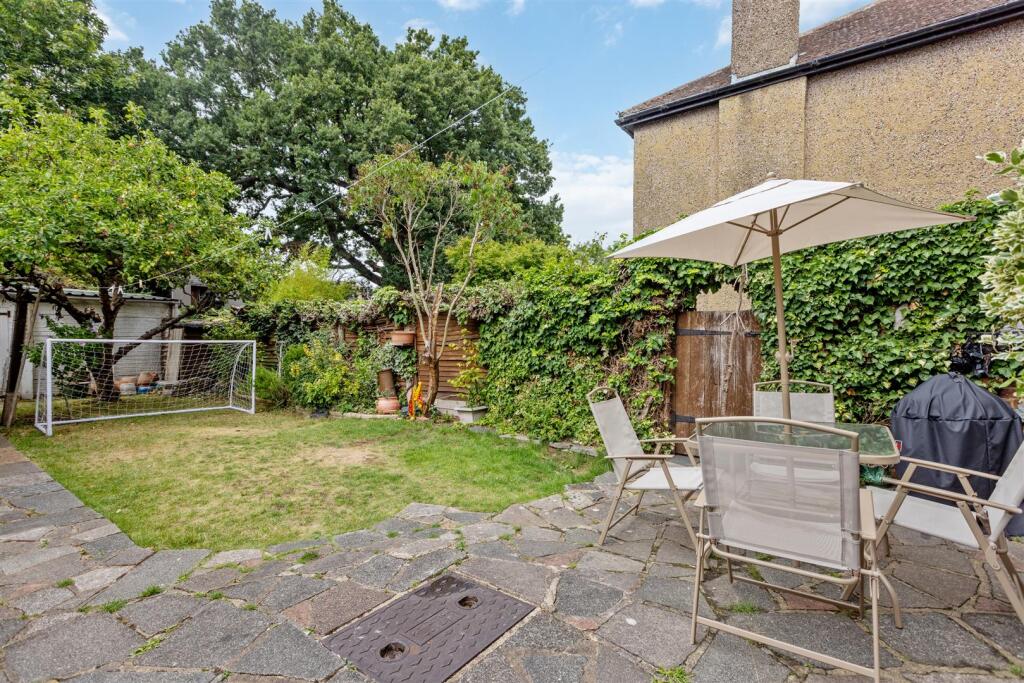 Thurlestone Avenue 66 Ph5.jpg