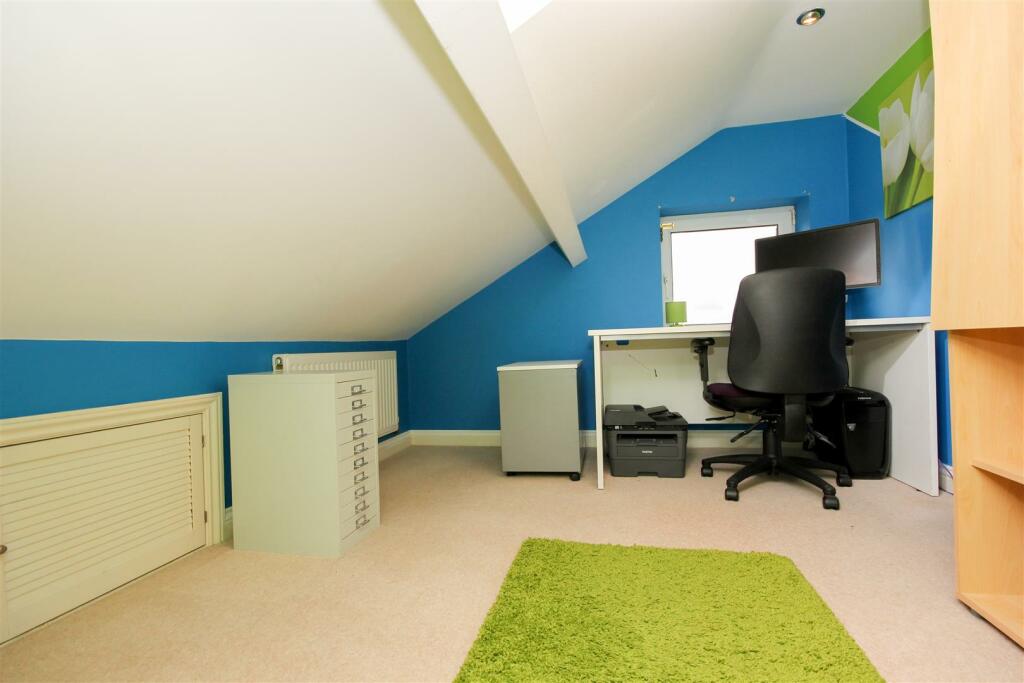 Bedroom 4.jpg