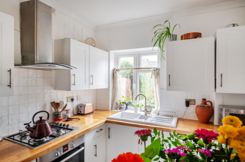 1395676-9-695f9c7...