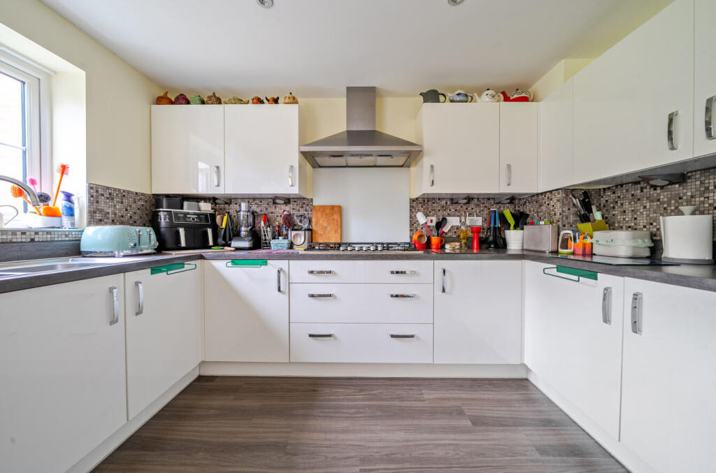 1375045-21-690888cca94e0