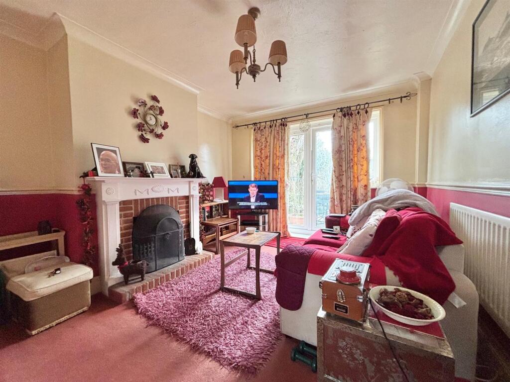 SITTING ROOM