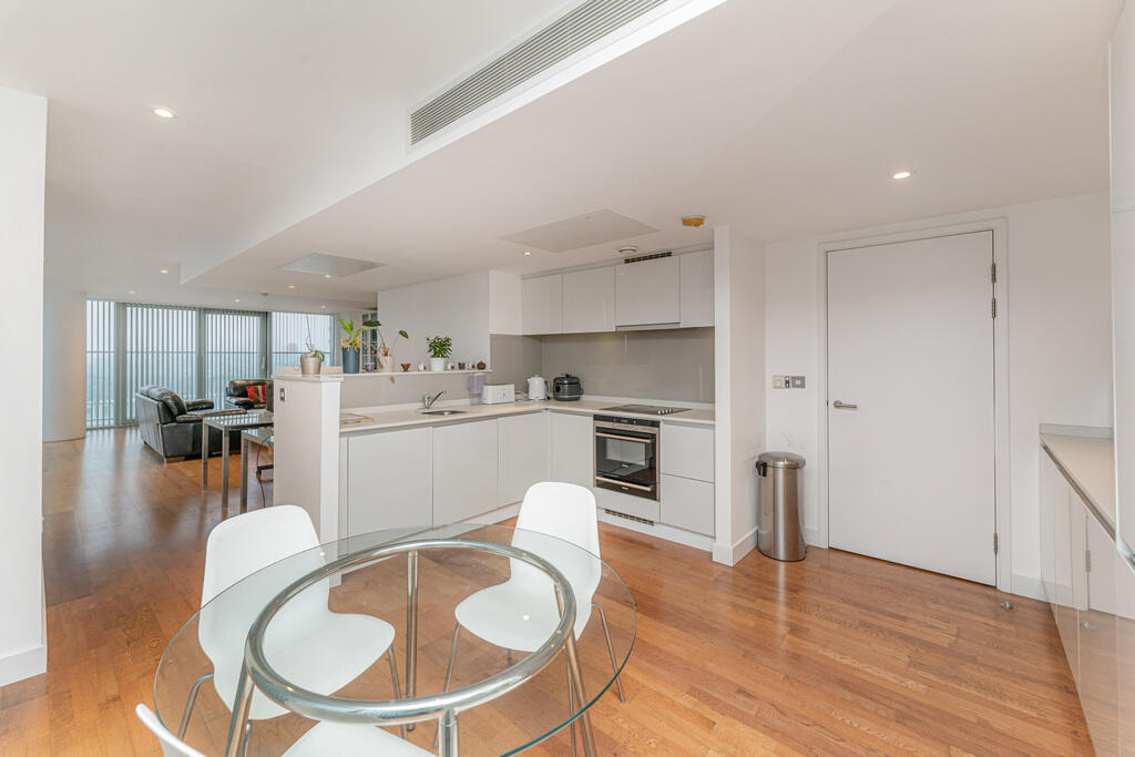 Landmark West Tower, Canary Wharf E14