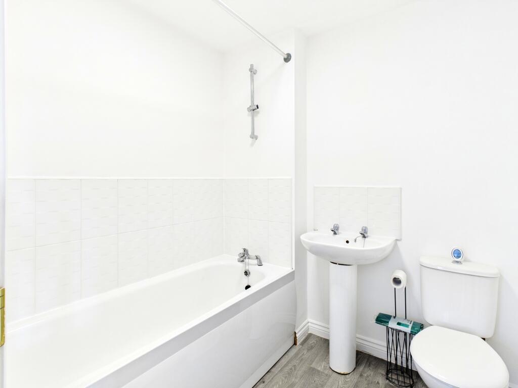 CAM05192G0-PR0030-STILL011