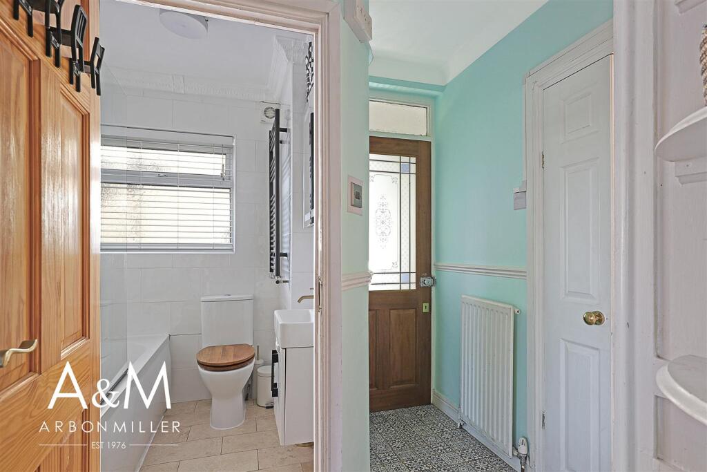 Bathroom/ Hallway