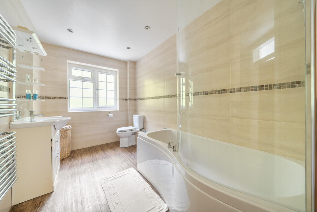 1361501-6-68e6d09...