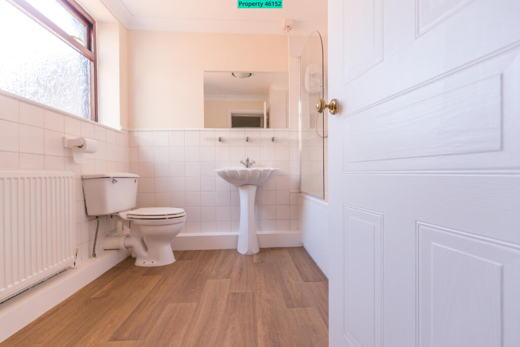 bath/shower room