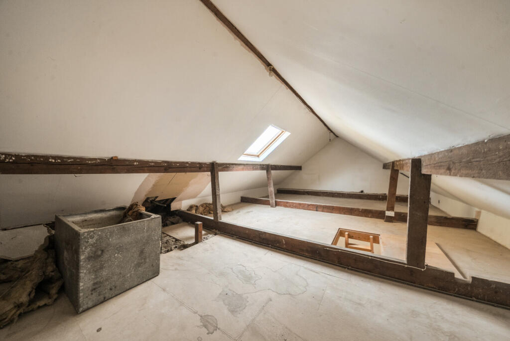 1374556-7-690880d...