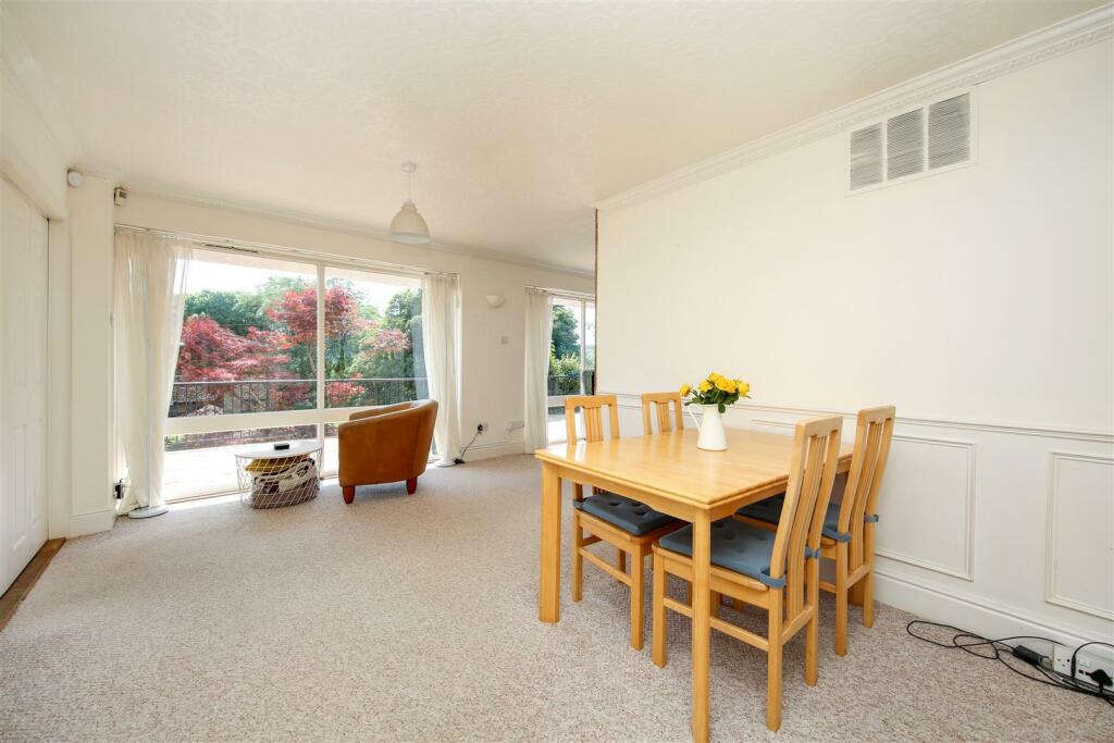 7 Dining Room.jpg
