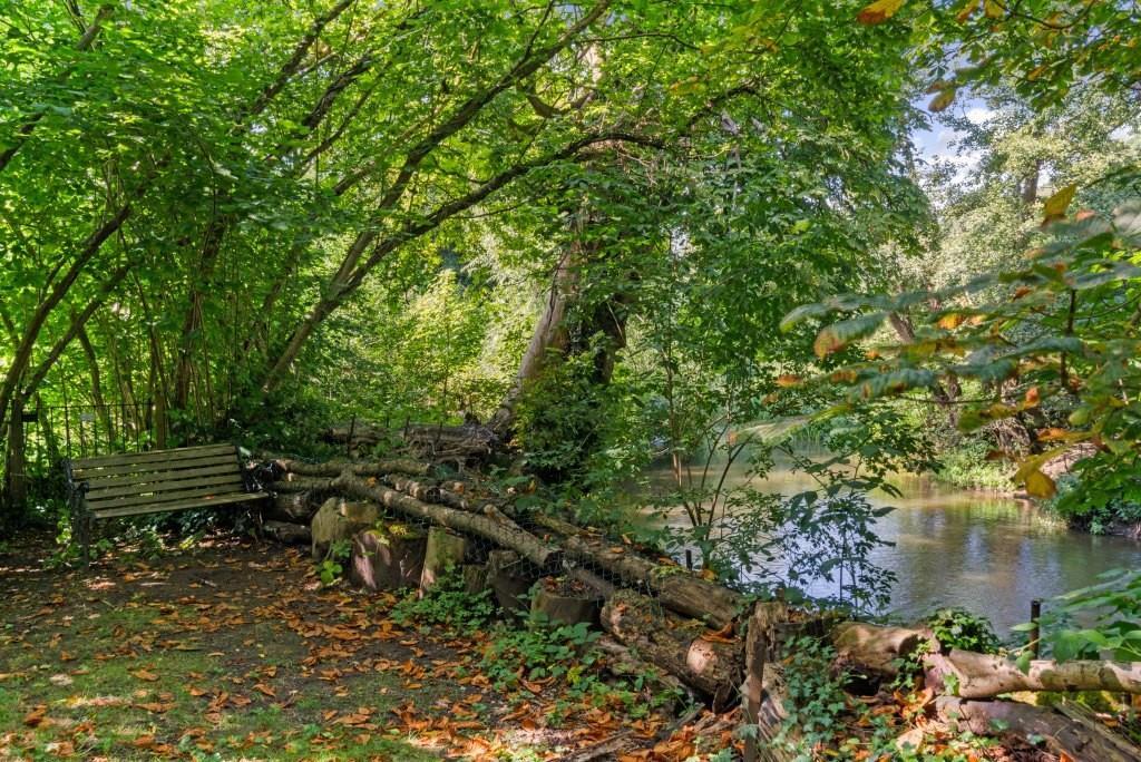 75862_Flat 5, Pixham Firs, Pixham Lane  (31).jpg