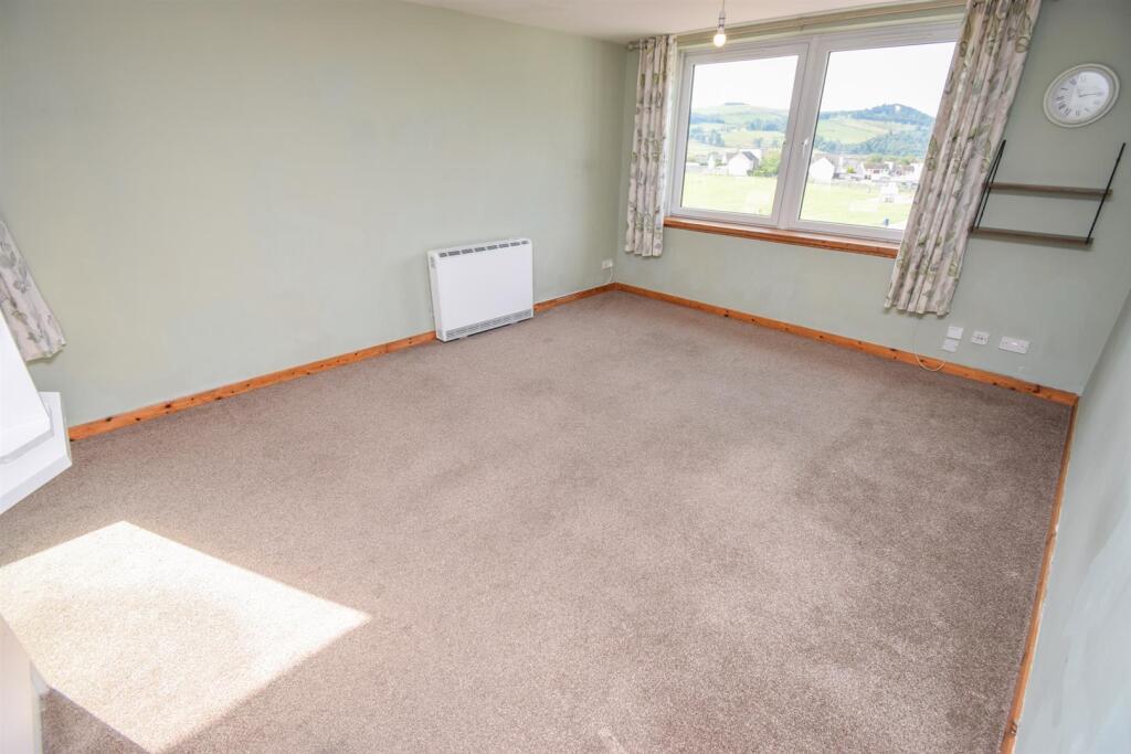 LOUNGE AREA-2.jpg