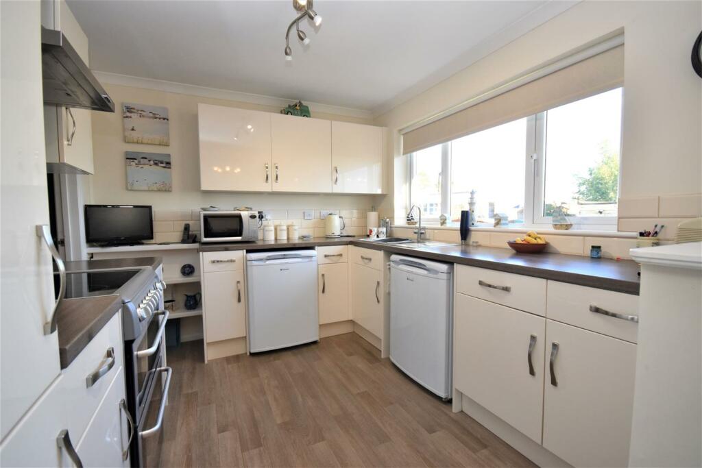 Kitchen.JPG