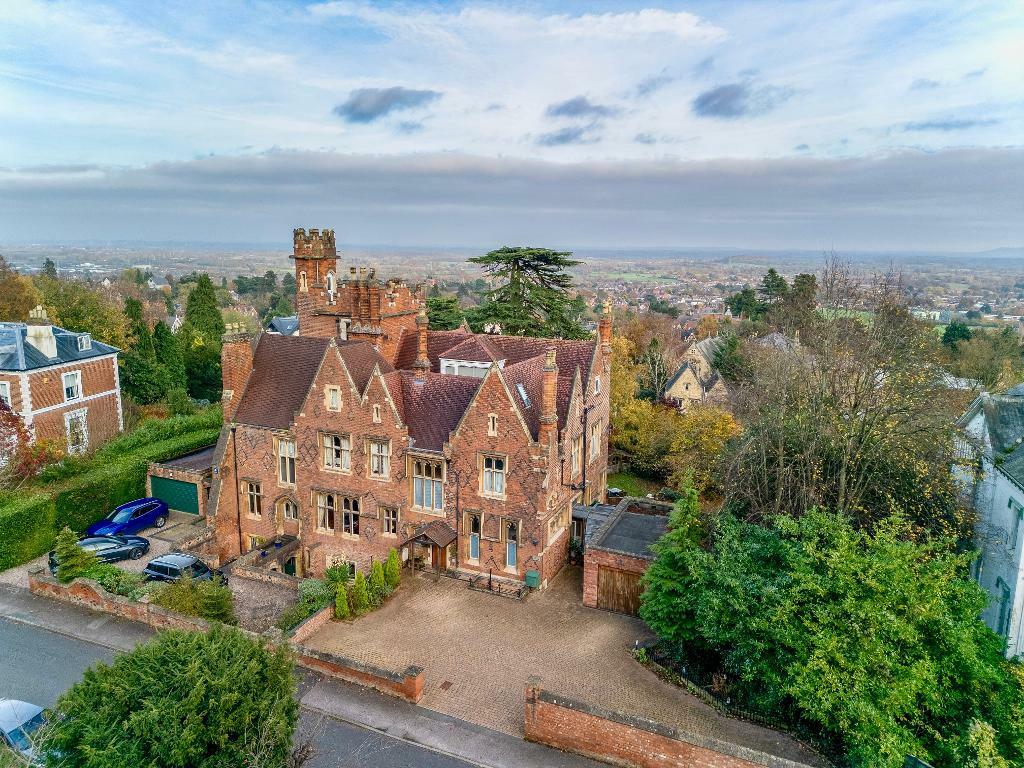 Imposing 47a Abbey Road, parking for 8