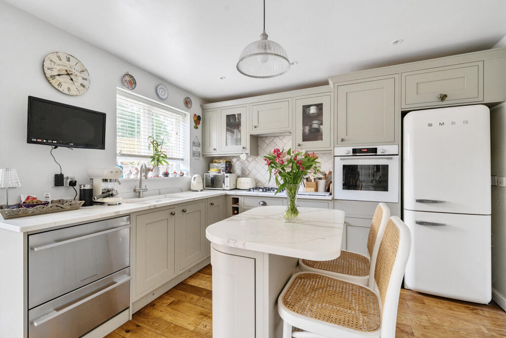 1320917-18-686bf8...