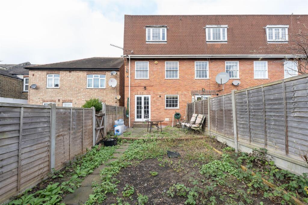 Handsworth Avenue, E4