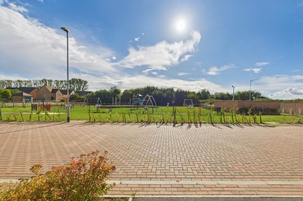 CAM02519G0-PR0340-STILL003