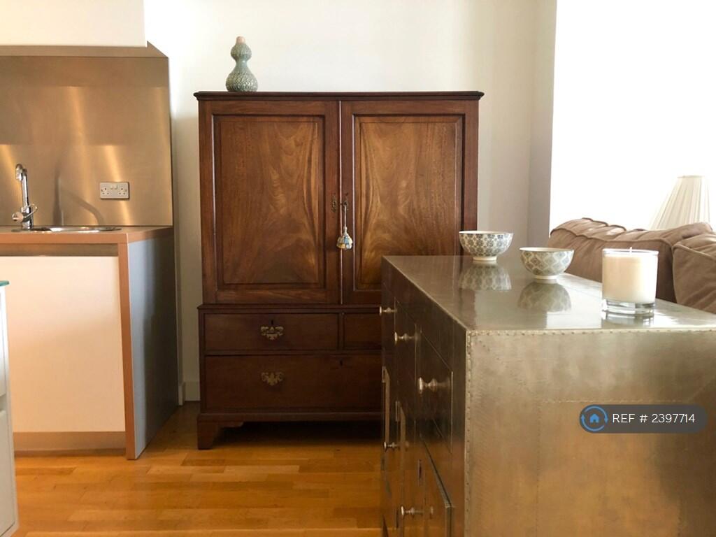 Antique Linen Press