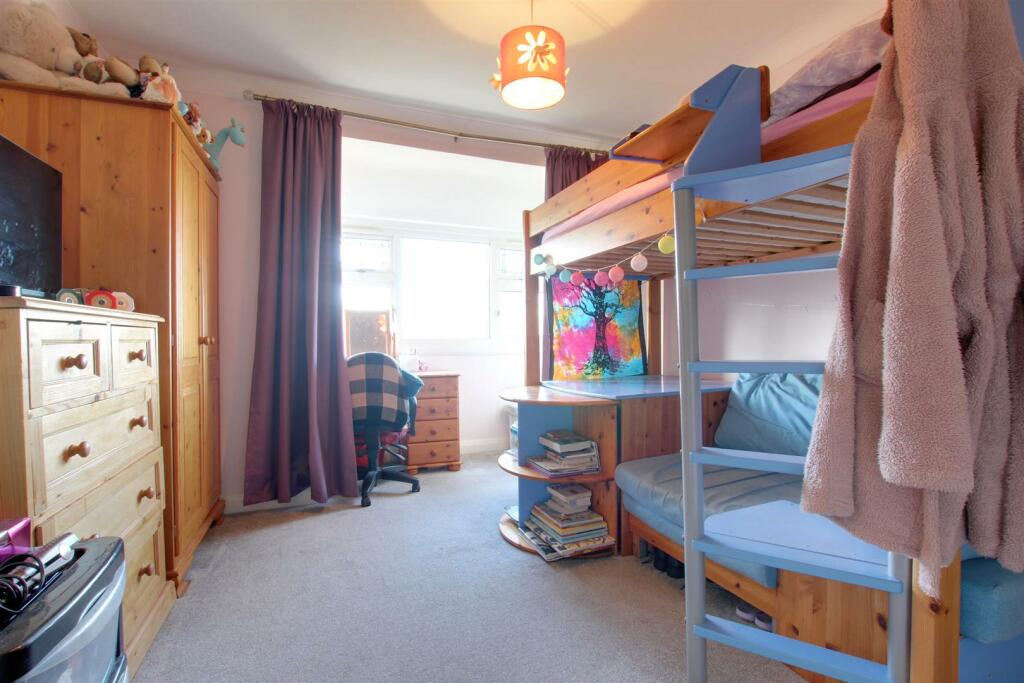 BEDROOM 1 (FRONT)