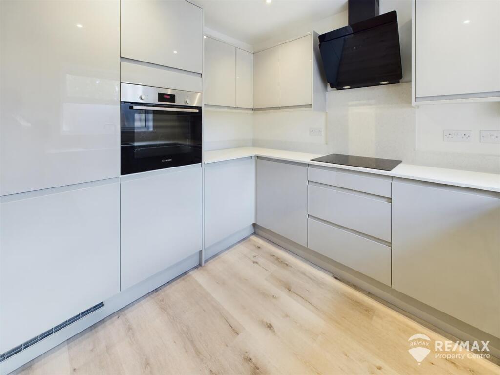 Kitchen (2).jpg