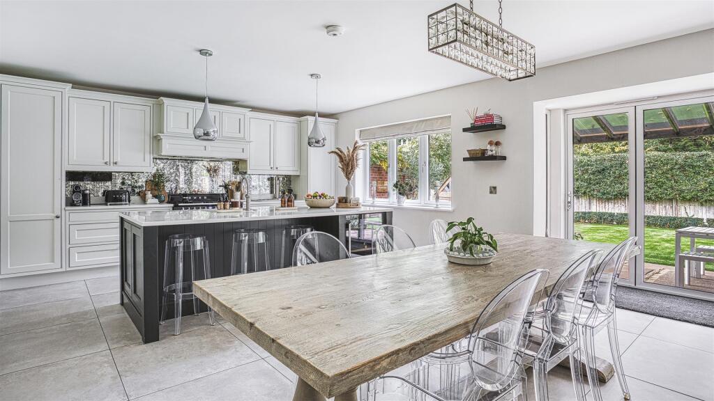 Stunning Open Plan Living Kitchen