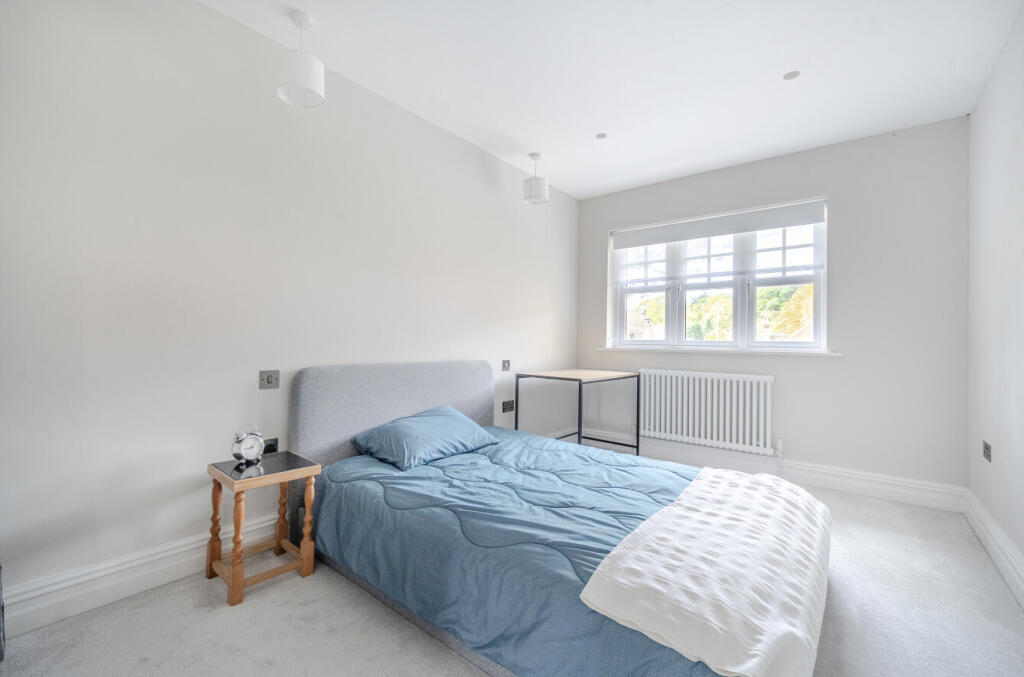 1371712-13-68f8a5...