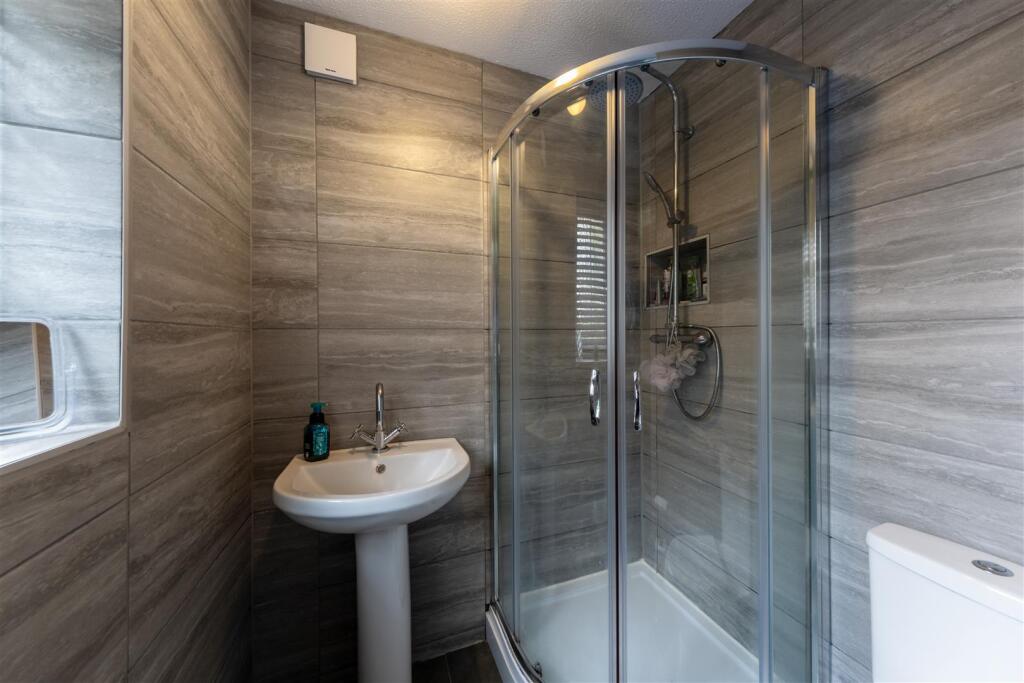 6 Warren Close-019.jpg