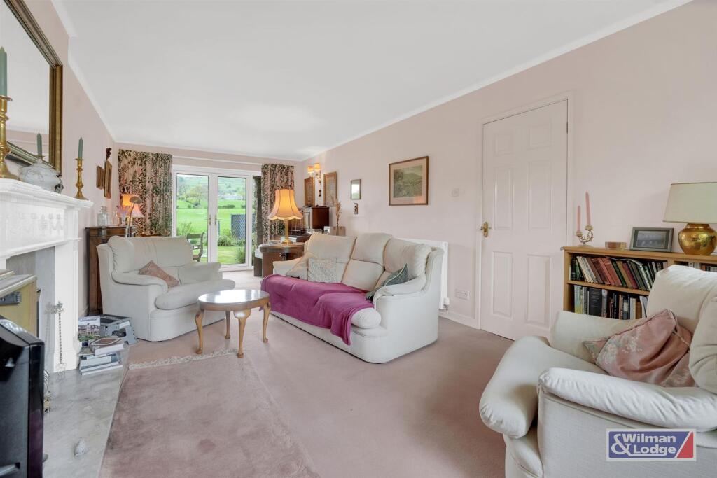 Four Bed Detached House in Glusburn24.jpeg