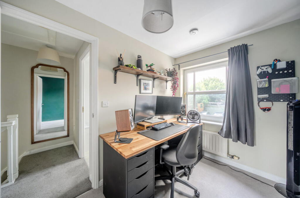 1327775-32-687980...