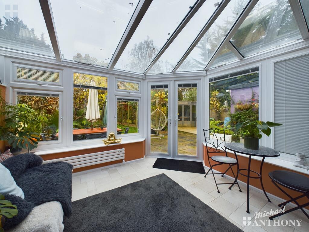 CAM03852G0-PR0137-STILL011