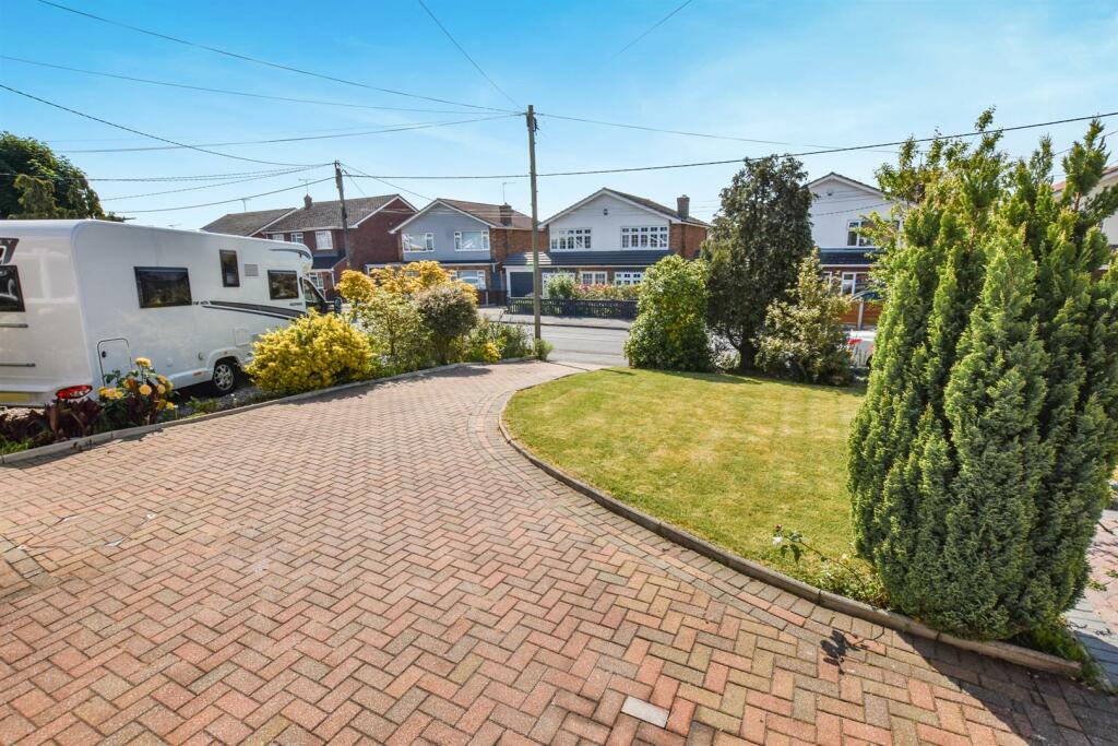 driveway.jpg