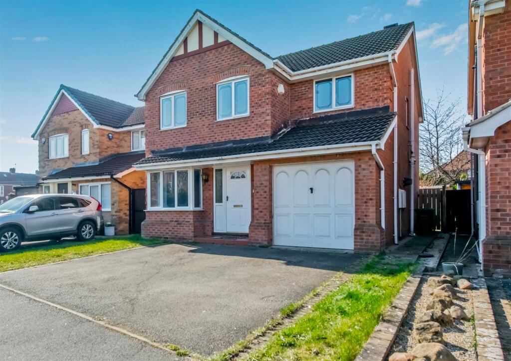 Off Street Parking / Integral Single Garage: