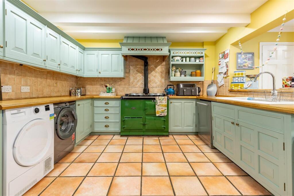 EB9A7185-HDR.jpg