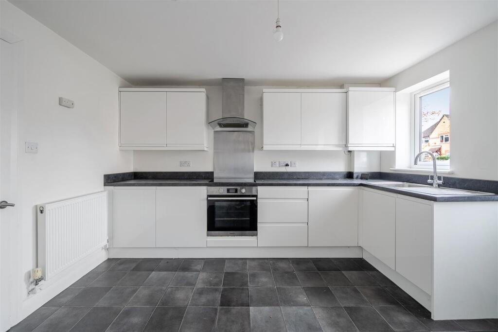 69a Johnson Avenue, Brackley (14).jpg