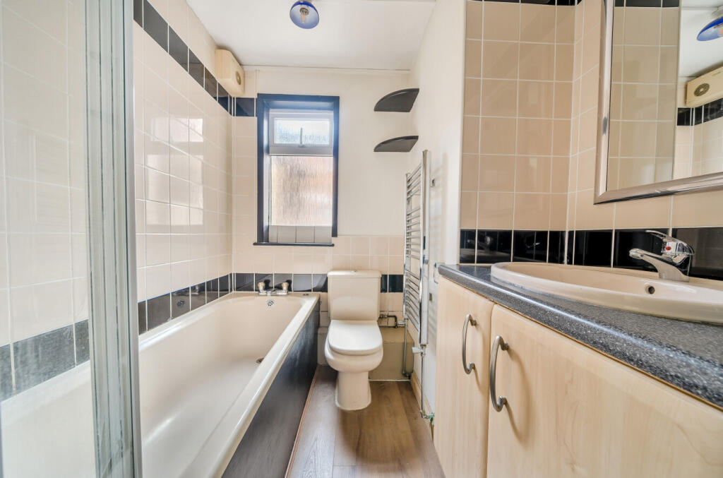 1296906-16-682b3c...