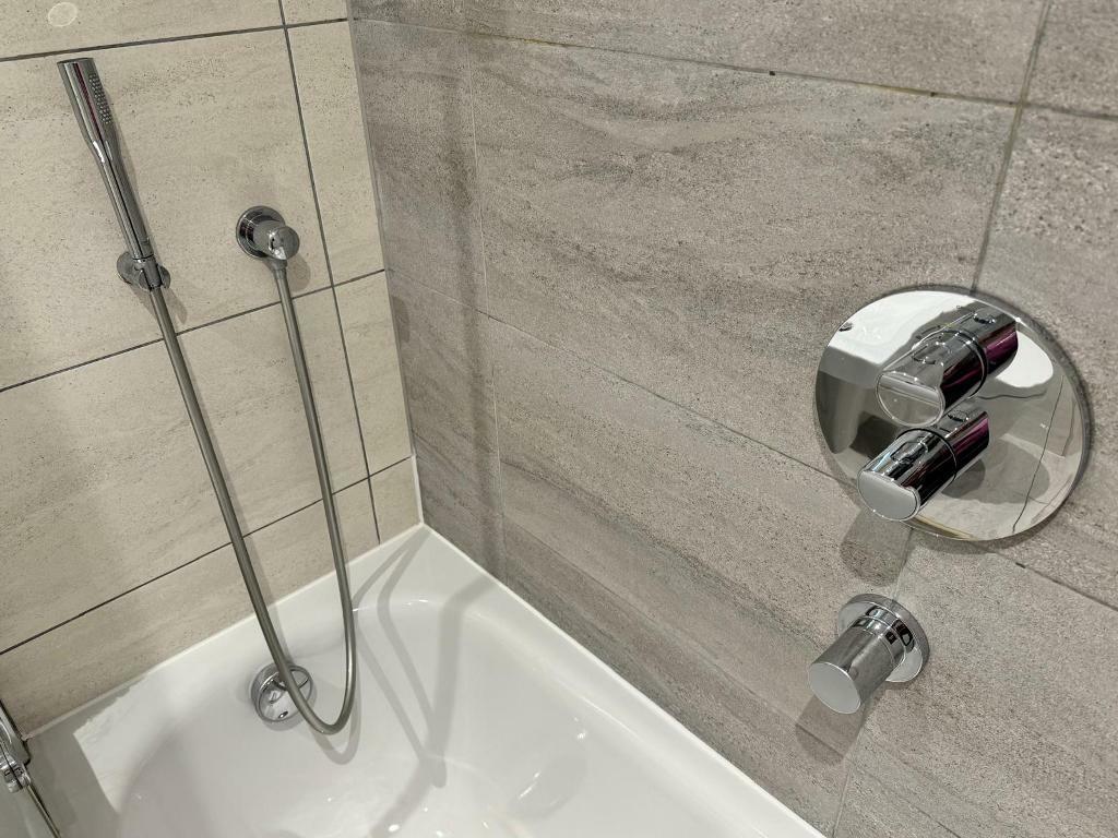 Bathroom - pic 3