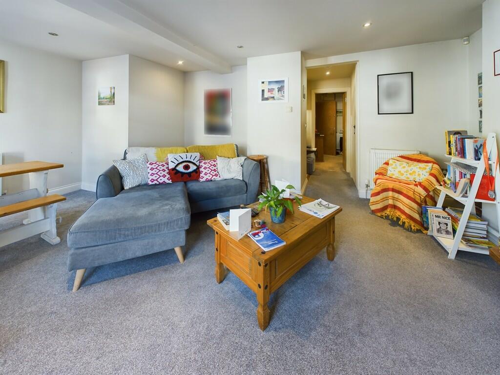 CAM02089G0-PR0383...